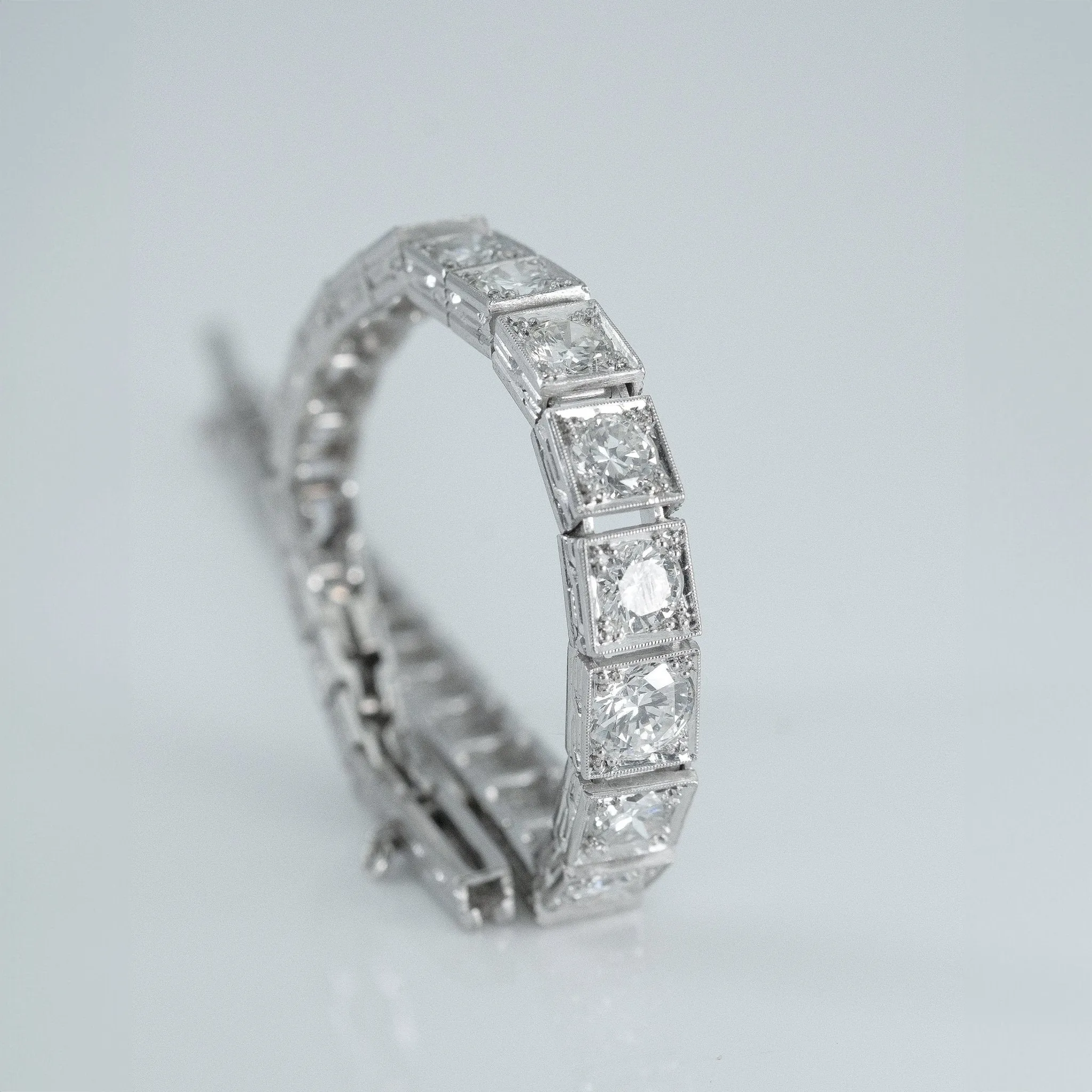 Art Deco 1930's Platinum 6.50 Carat Diamond Graduated Line Bracelet