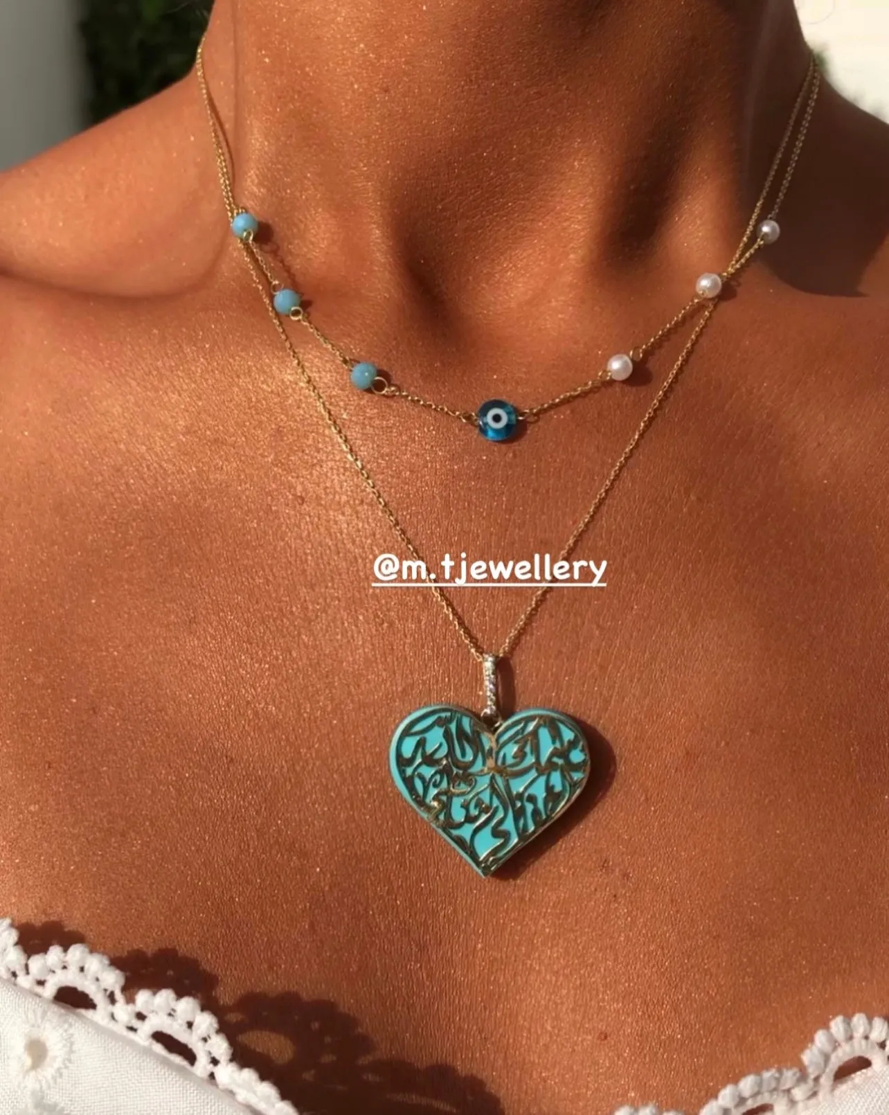 HALF EYES NECKLACE
